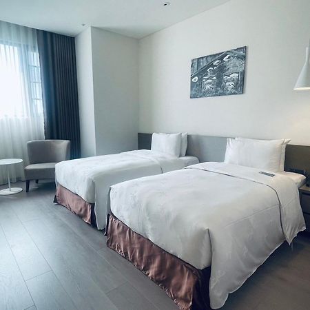 Golden Tulip Glory Fine Hotel Tainan Esterno foto