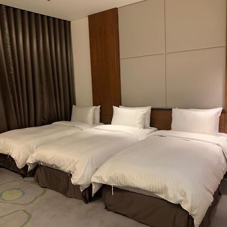 Golden Tulip Glory Fine Hotel Tainan Esterno foto