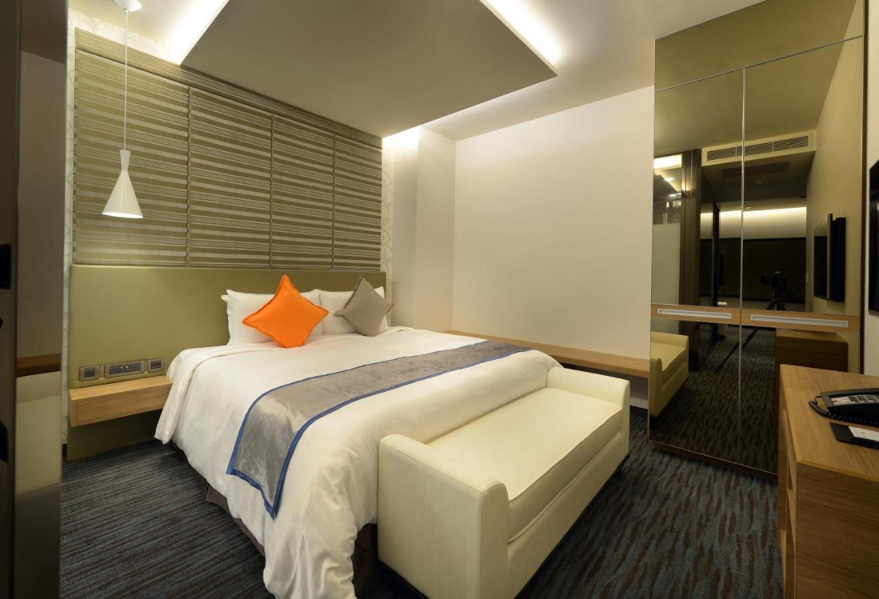Golden Tulip Glory Fine Hotel Tainan Esterno foto