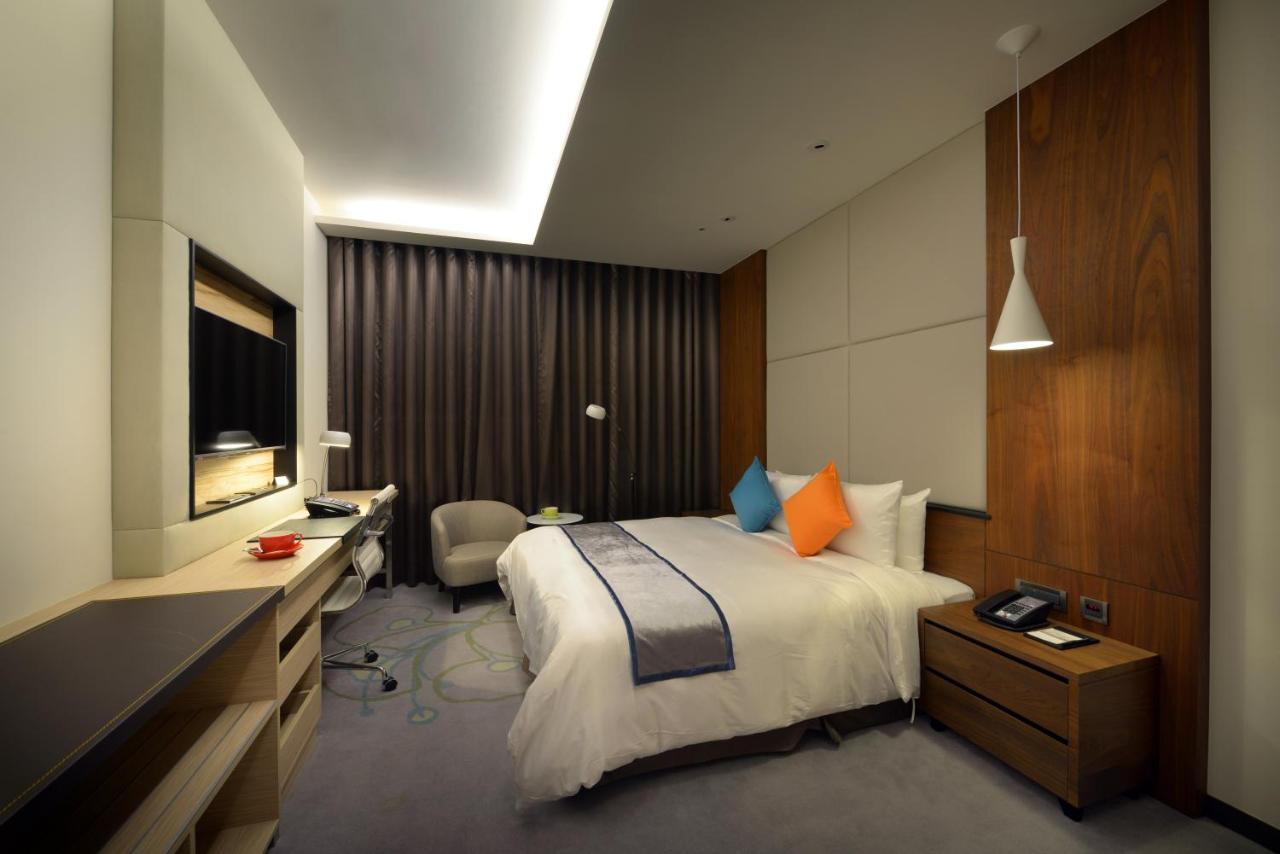 Golden Tulip Glory Fine Hotel Tainan Esterno foto