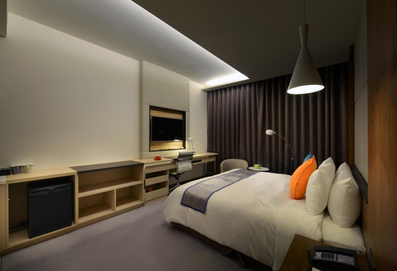 Golden Tulip Glory Fine Hotel Tainan Esterno foto