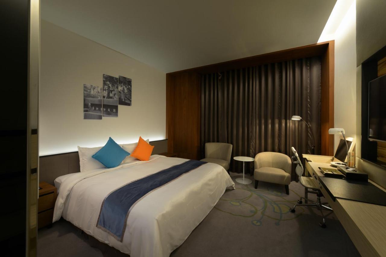 Golden Tulip Glory Fine Hotel Tainan Esterno foto