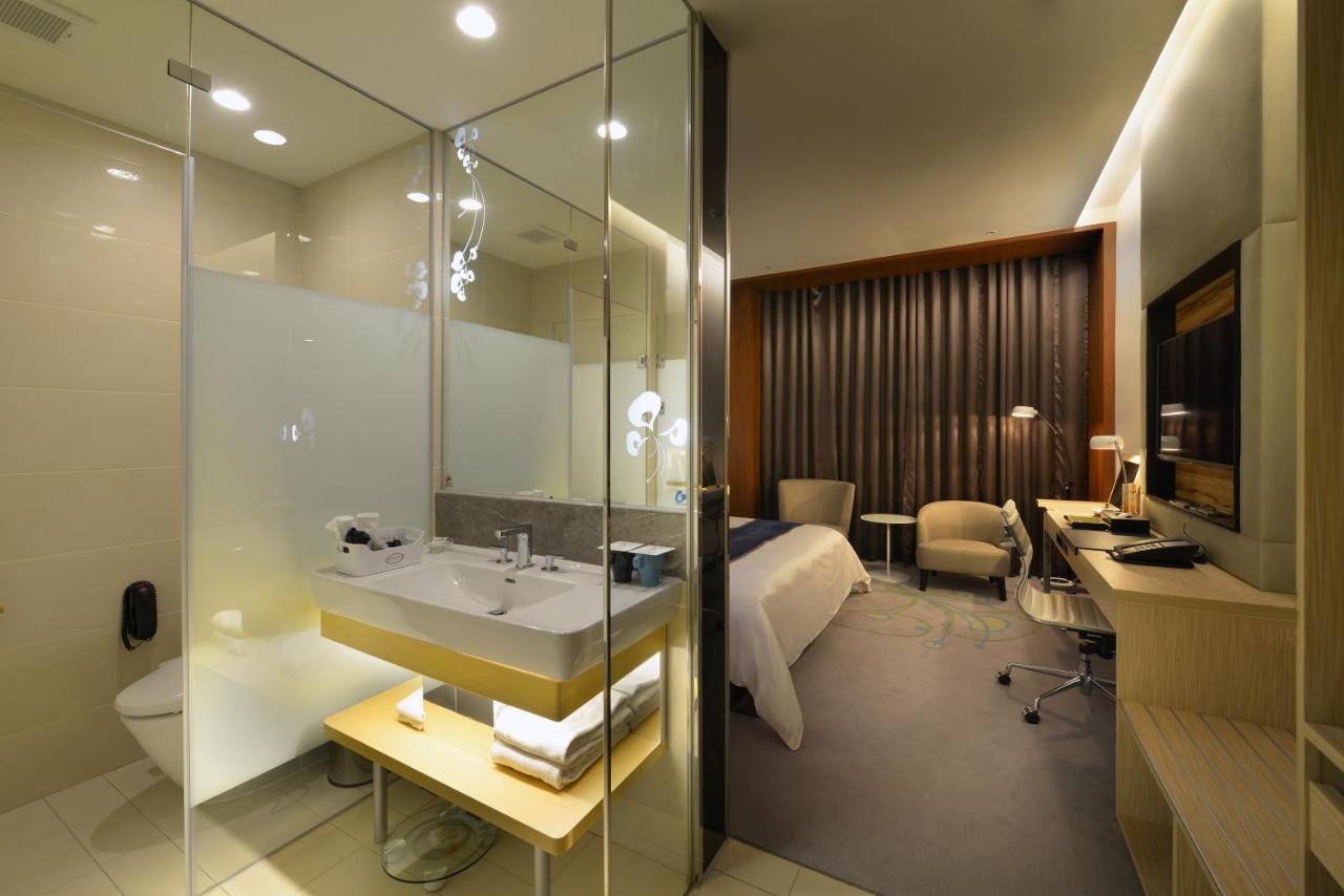 Golden Tulip Glory Fine Hotel Tainan Esterno foto