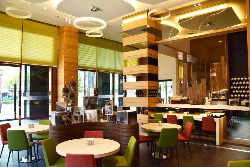 Golden Tulip Glory Fine Hotel Tainan Esterno foto