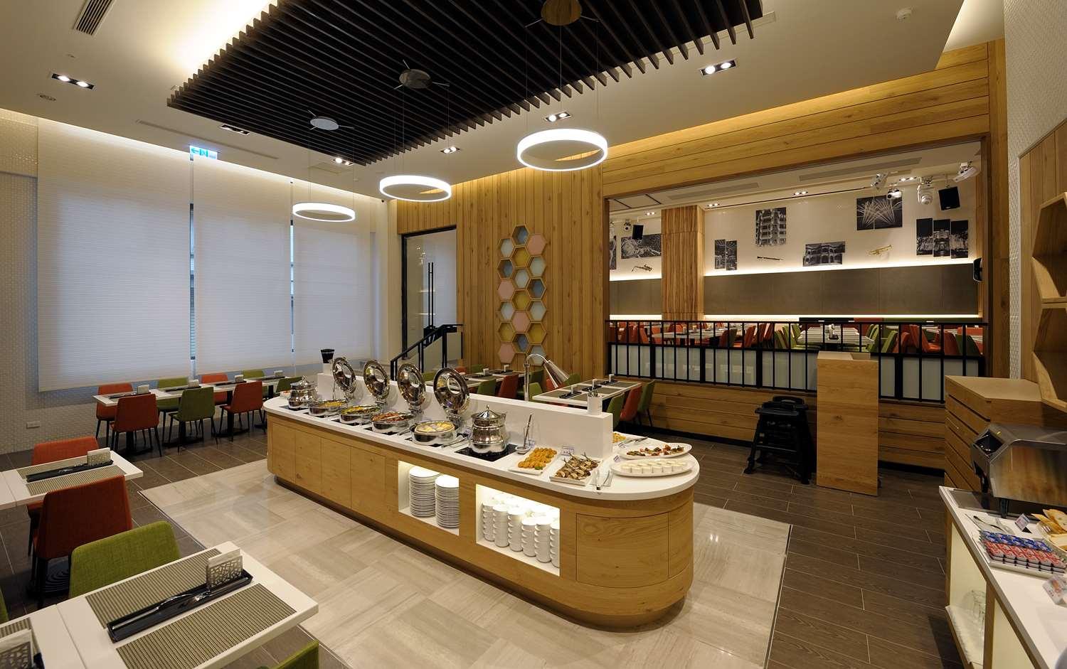 Golden Tulip Glory Fine Hotel Tainan Esterno foto