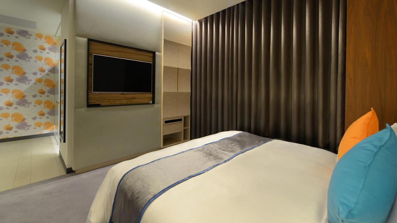 Golden Tulip Glory Fine Hotel Tainan Esterno foto