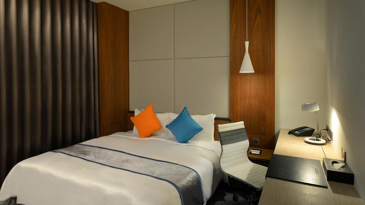 Golden Tulip Glory Fine Hotel Tainan Esterno foto