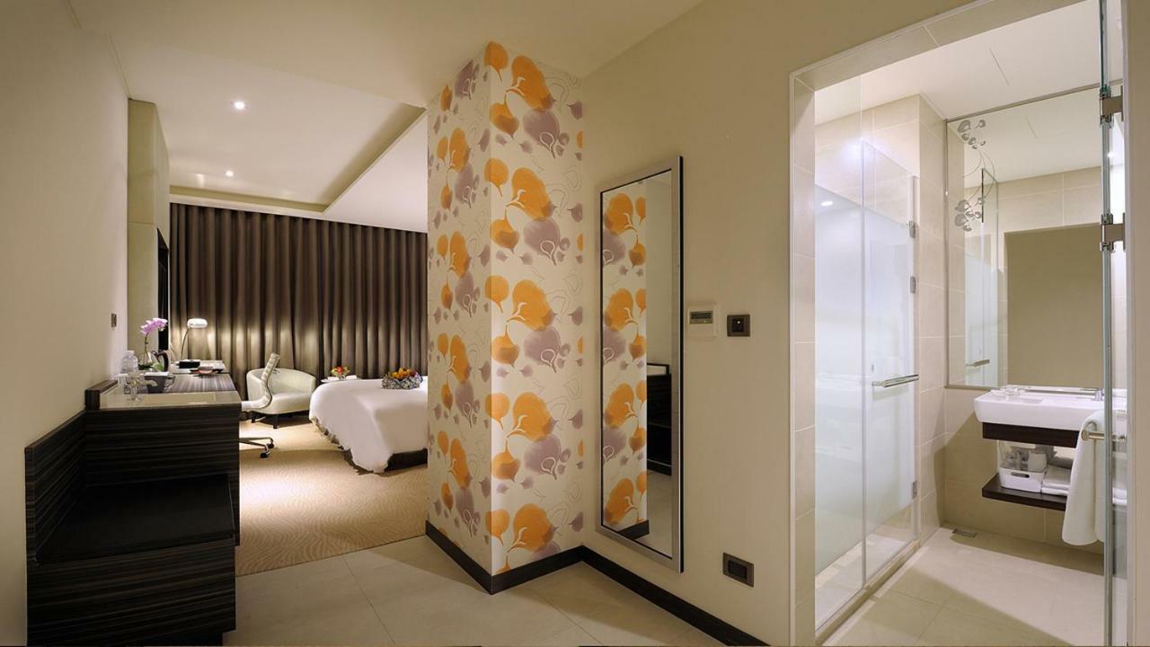 Golden Tulip Glory Fine Hotel Tainan Esterno foto