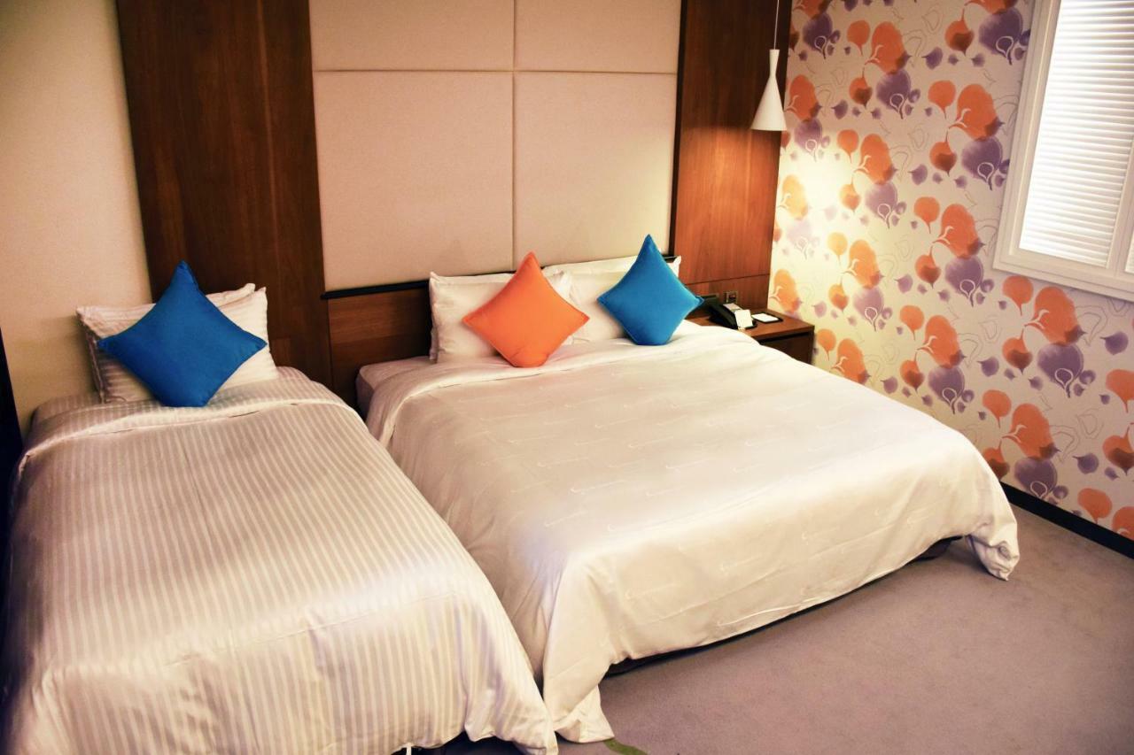 Golden Tulip Glory Fine Hotel Tainan Esterno foto